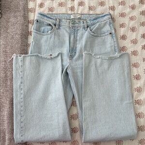 Abercrombie The 90’s Relaxed Jean high rise